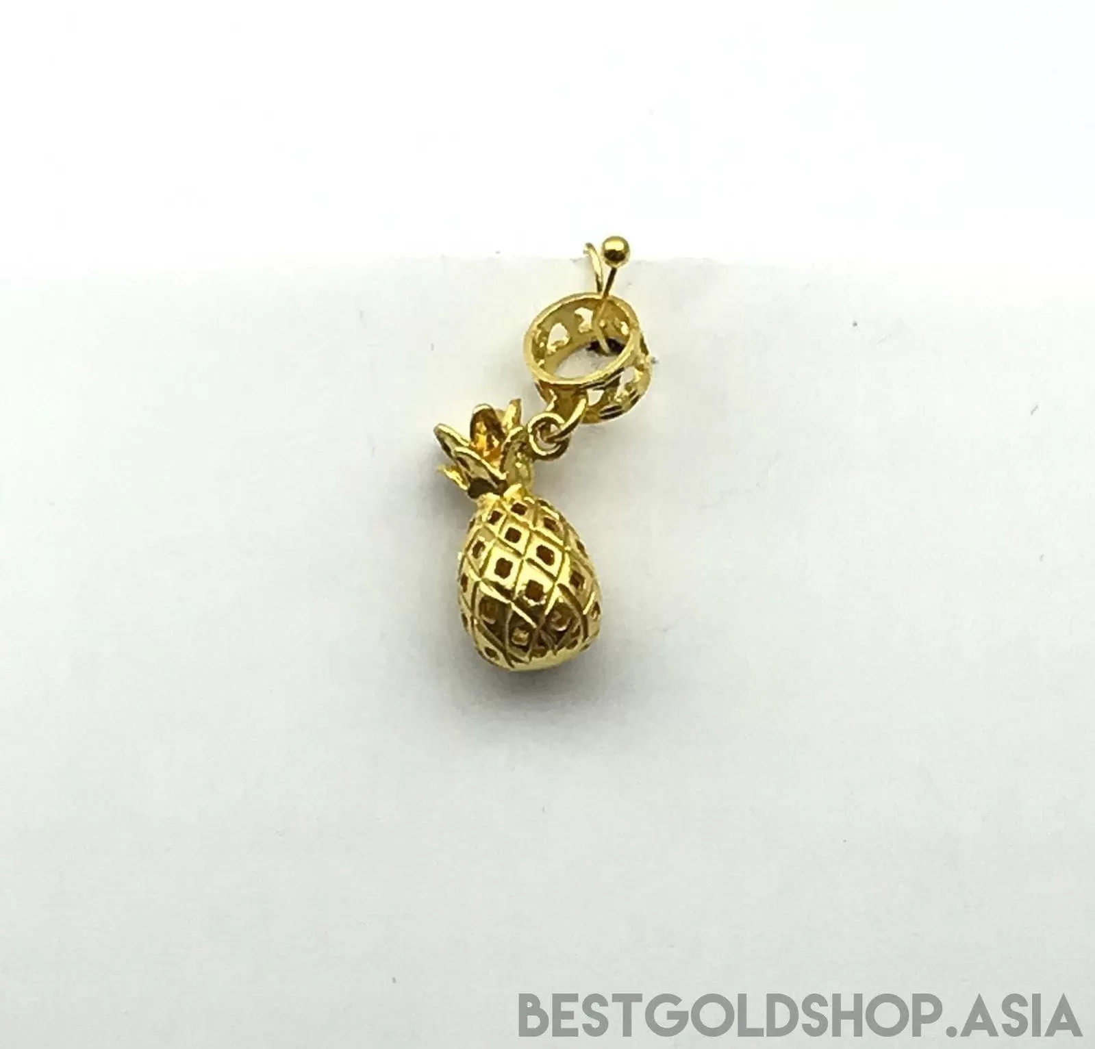 916/22k Gold pineapple charm by Best Gold Shop