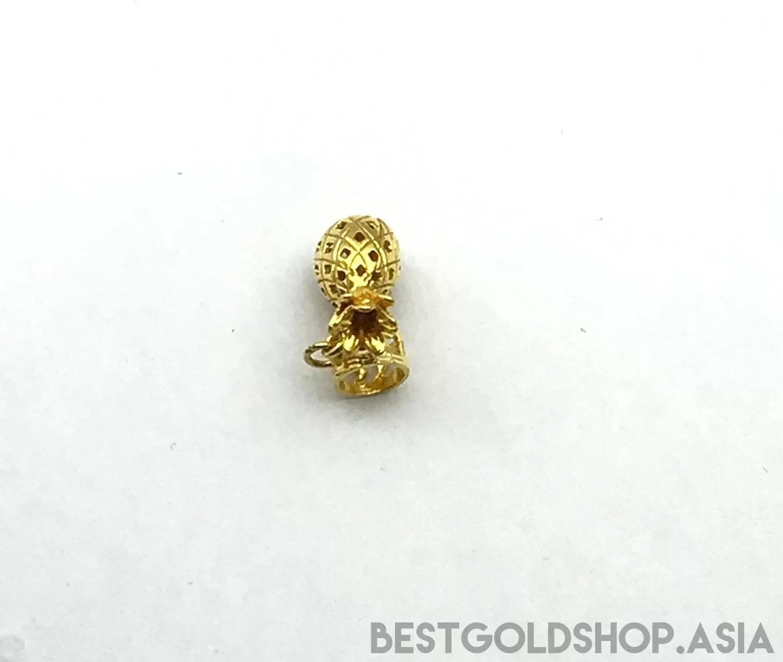 916/22k Gold pineapple charm by Best Gold Shop