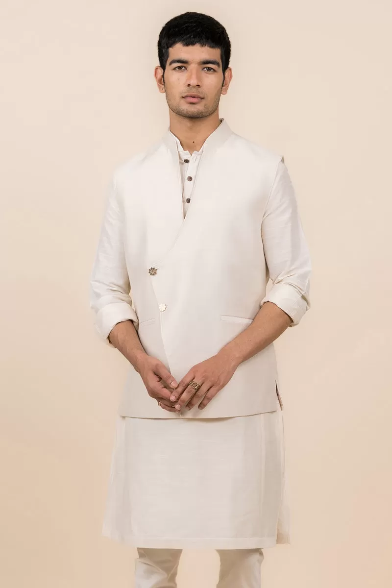 Angrakha Single Bundi In Textured Collar