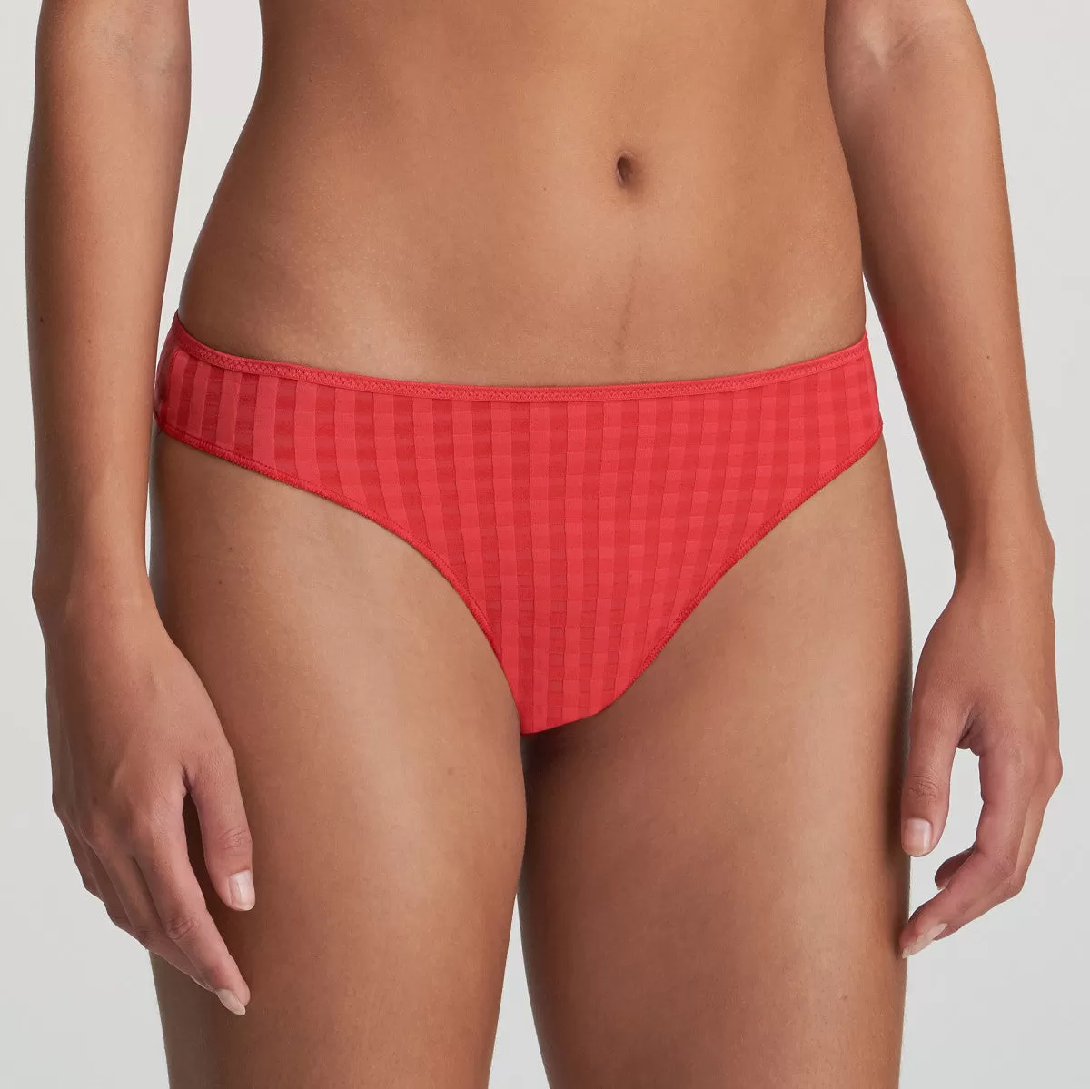 Avero Thong | Scarlet