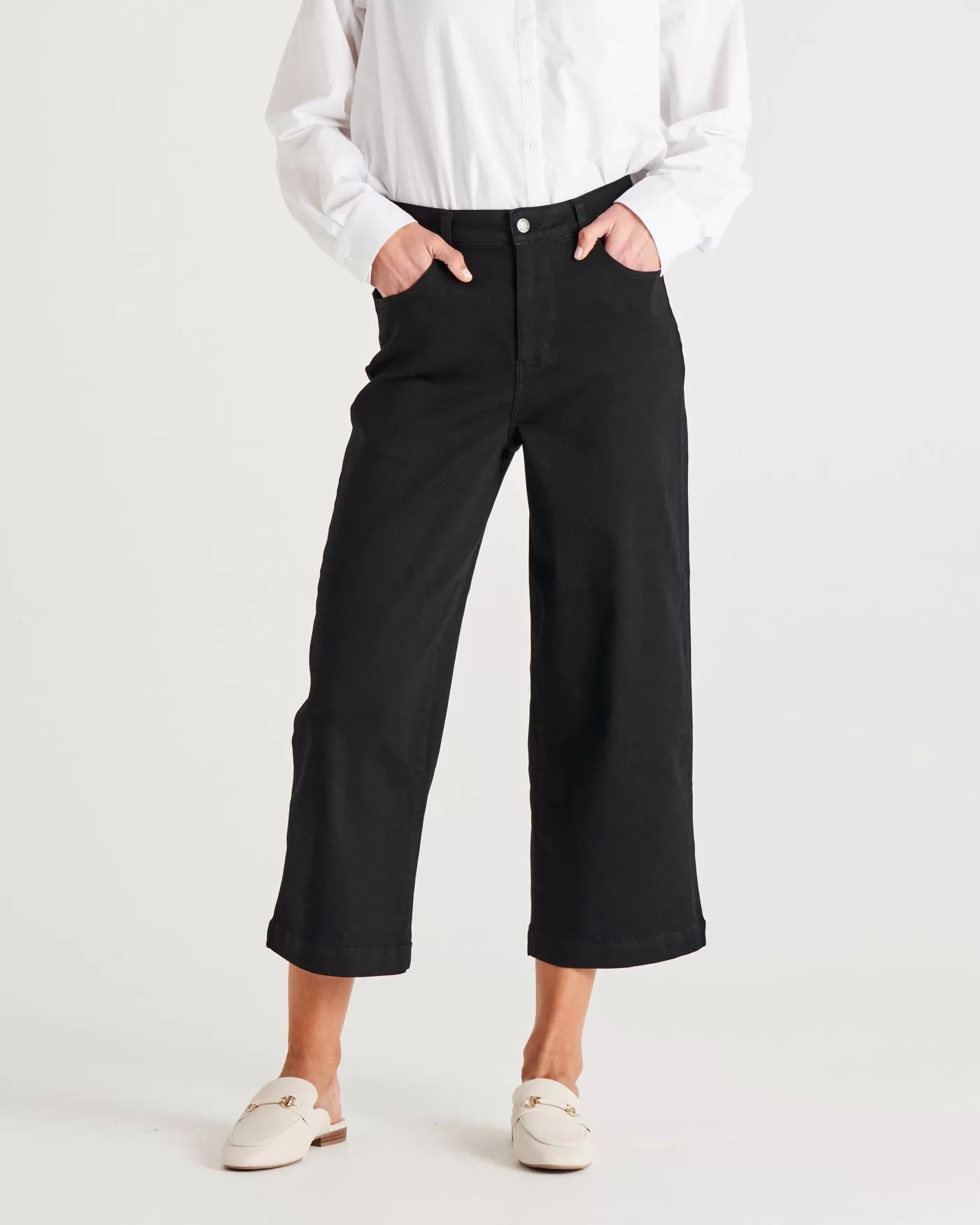 Betty Basics Tabitha Crop Jeans - Black