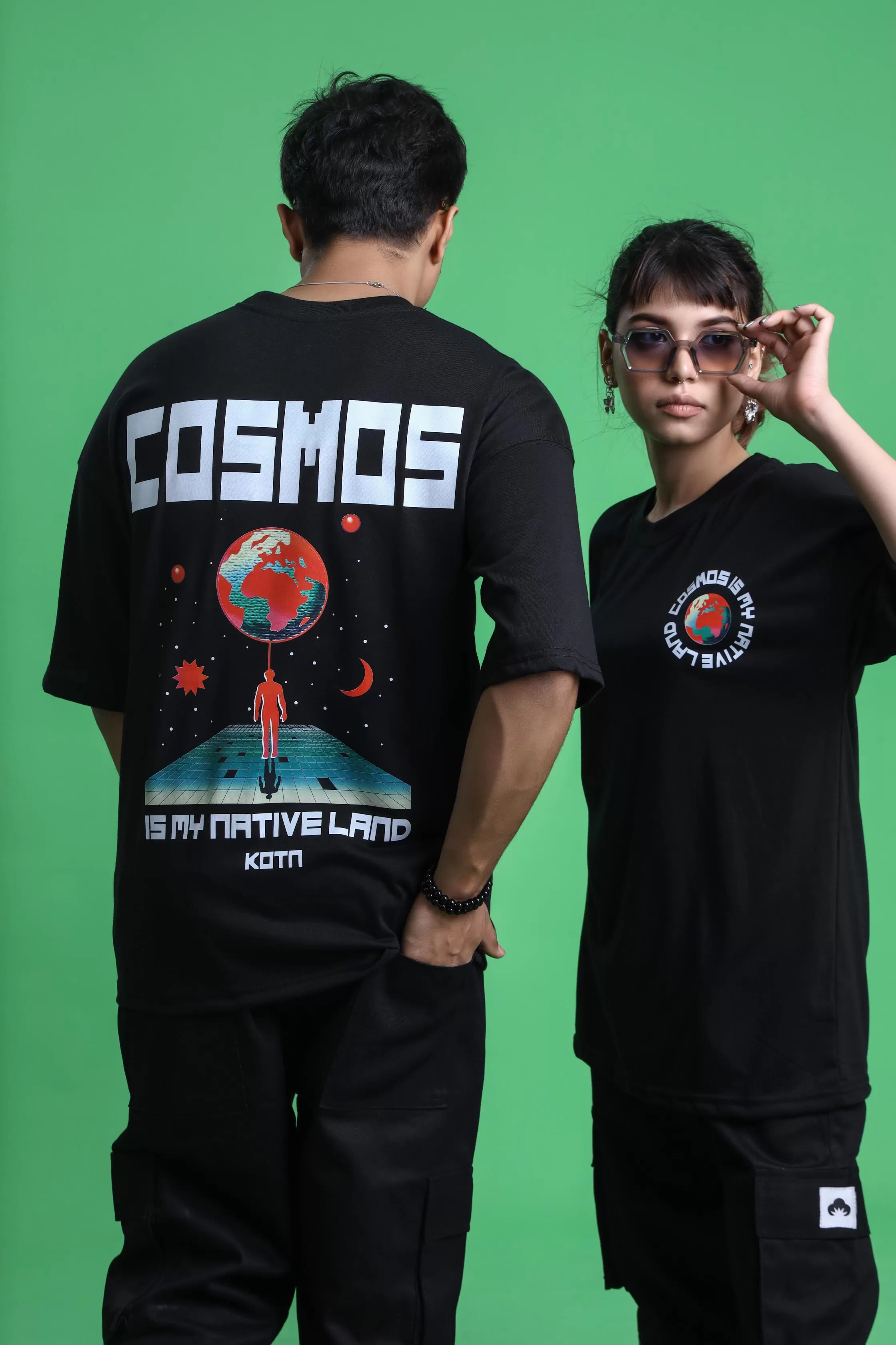 COSMOS OVERSIZED T-SHIRT