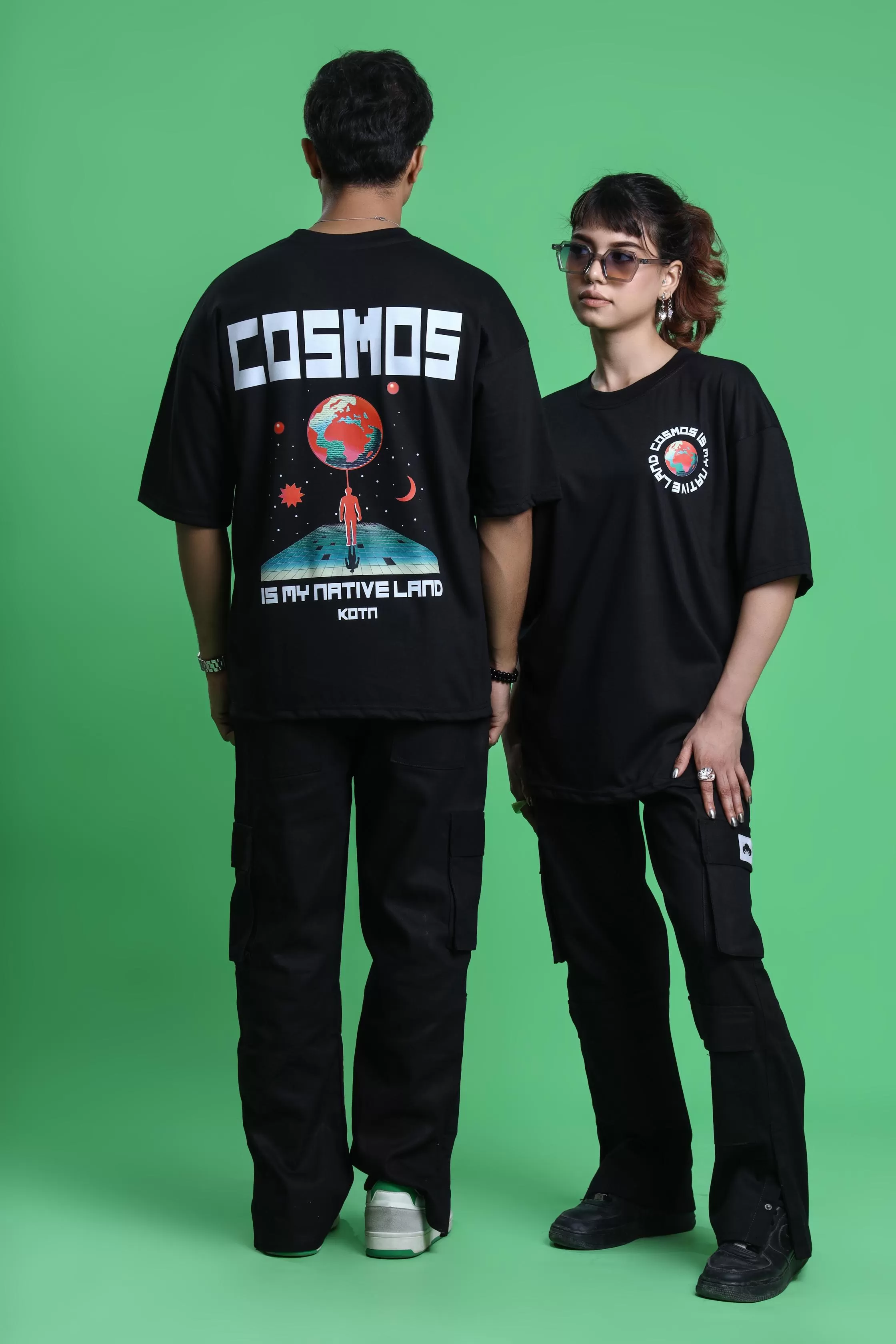 COSMOS OVERSIZED T-SHIRT