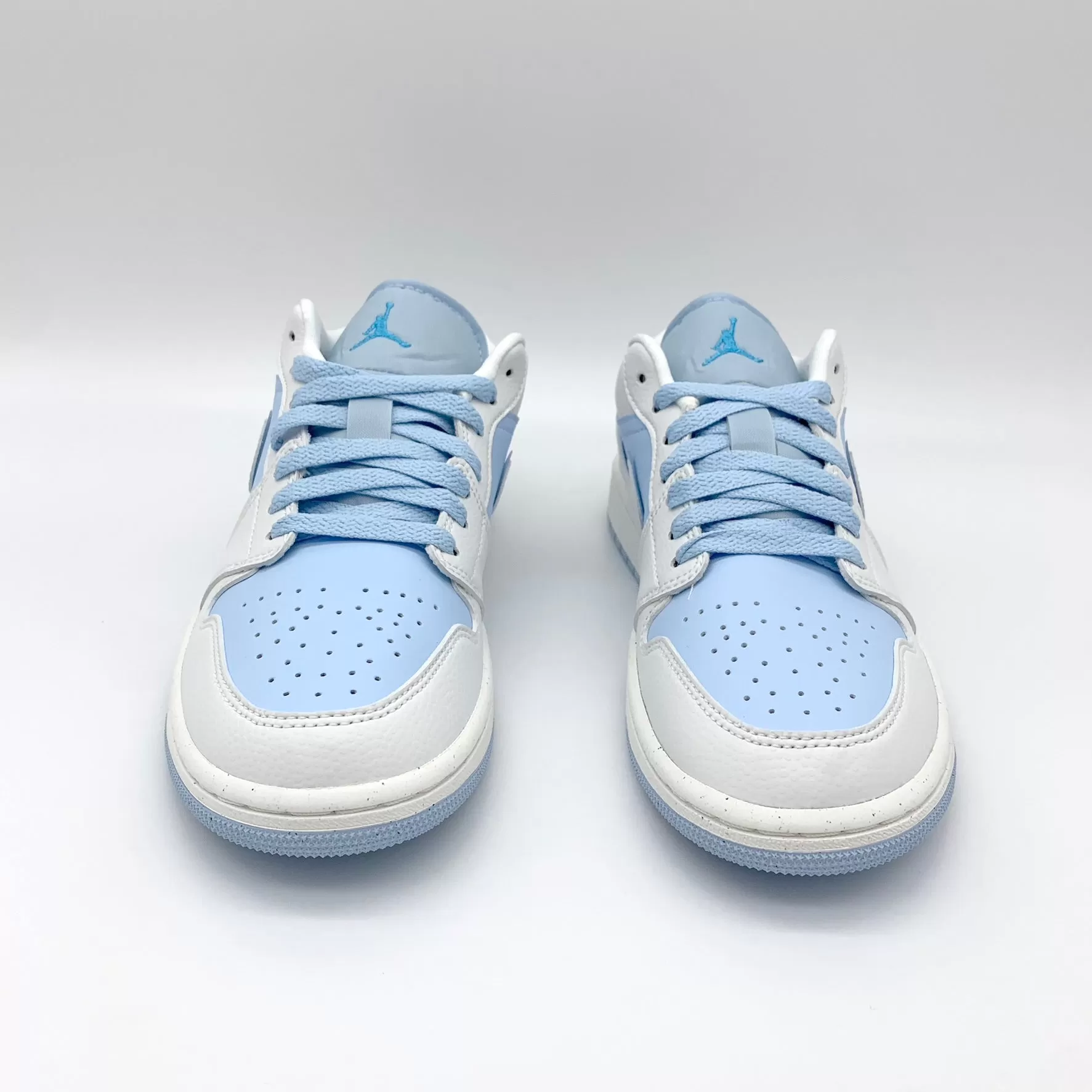 Jordan 1 Low SE Reverse Ice Blue