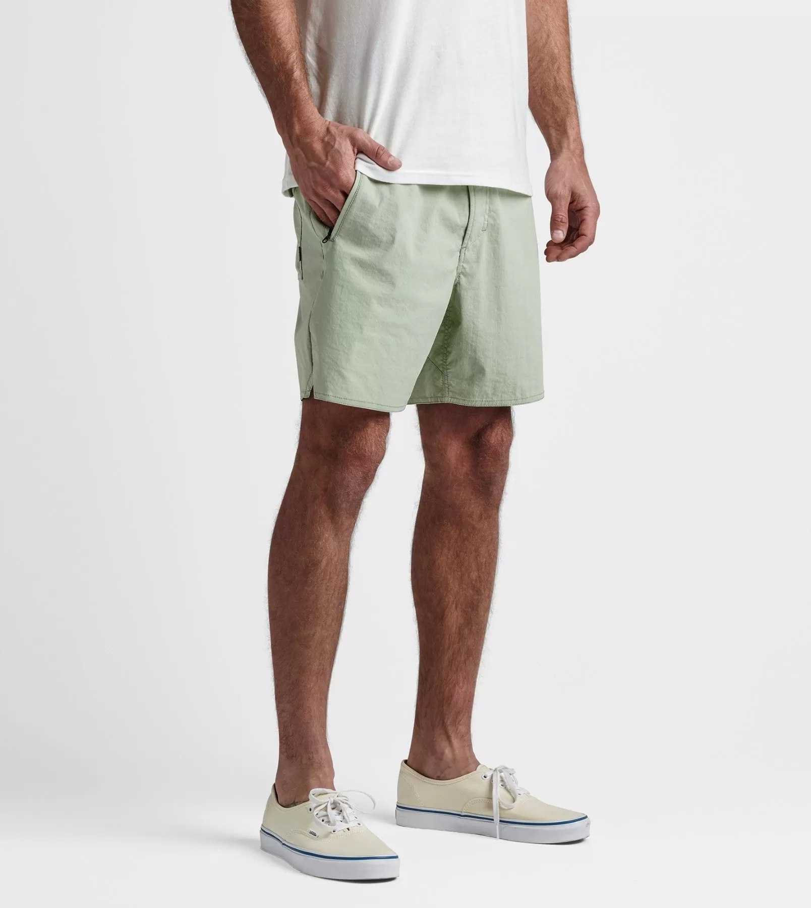 Layover Trail Shorts 17"