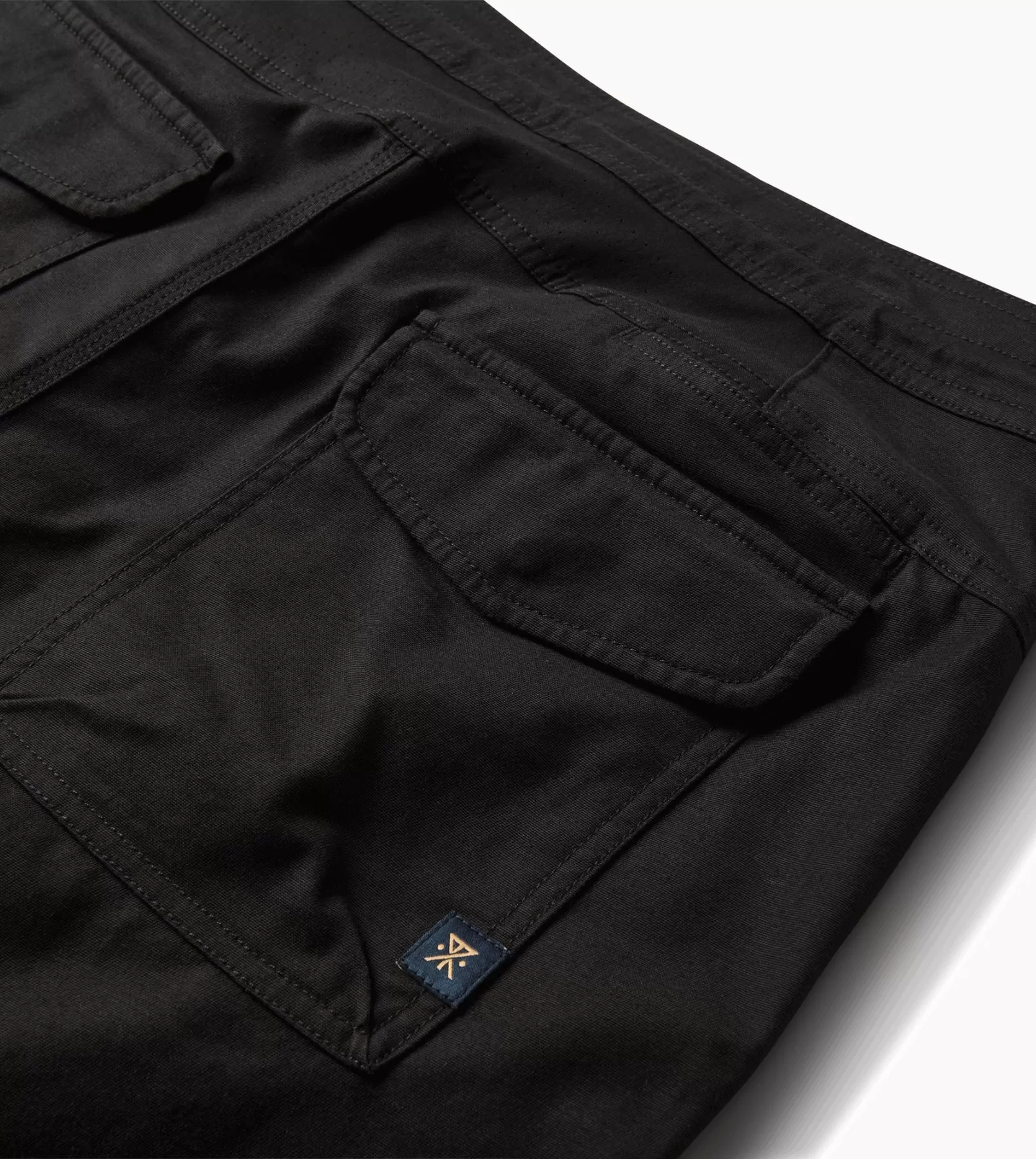 Layover Traveler Shorts 17"