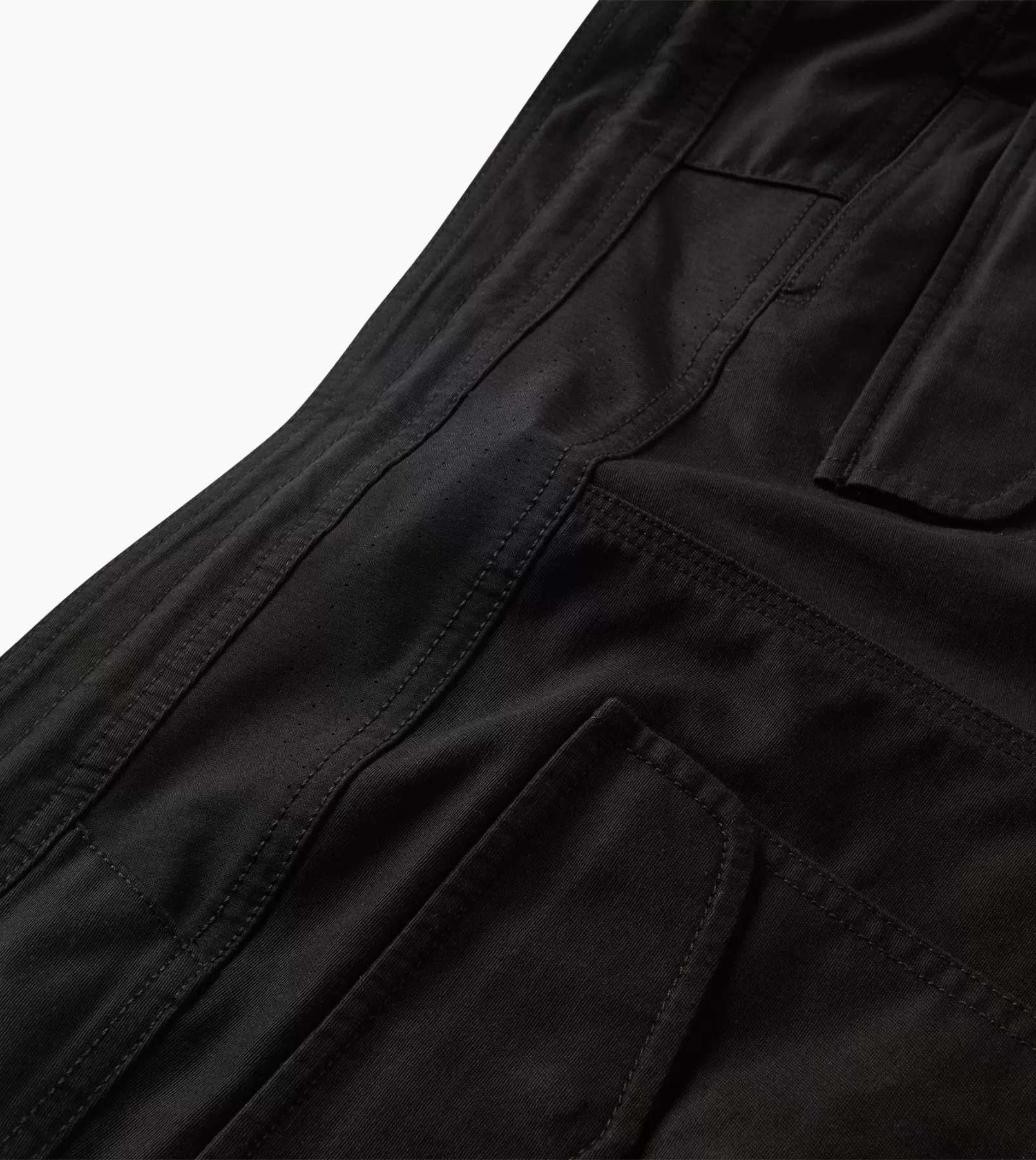 Layover Traveler Shorts 17"