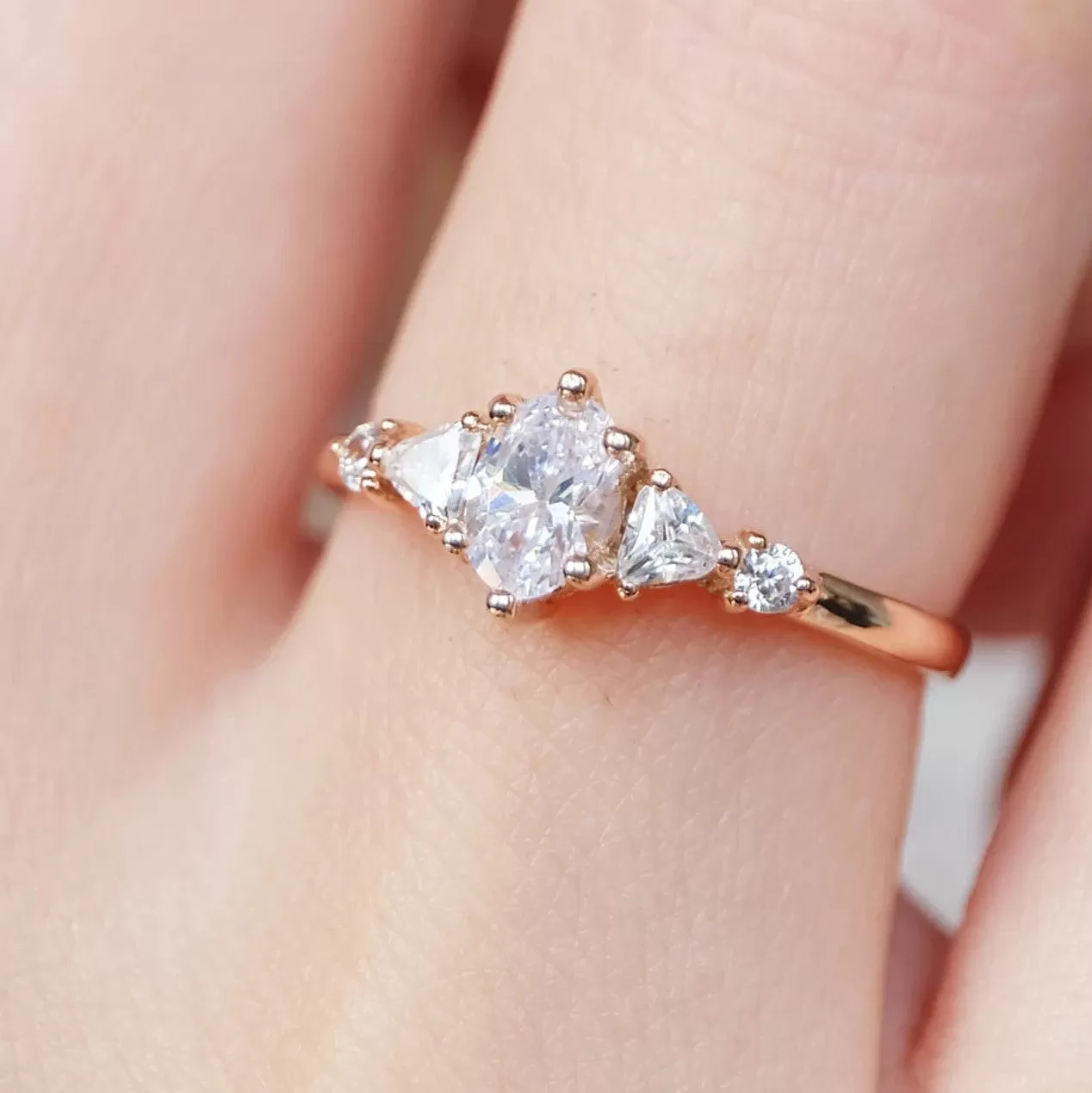 Moissanite Engagement Ring Exousiai