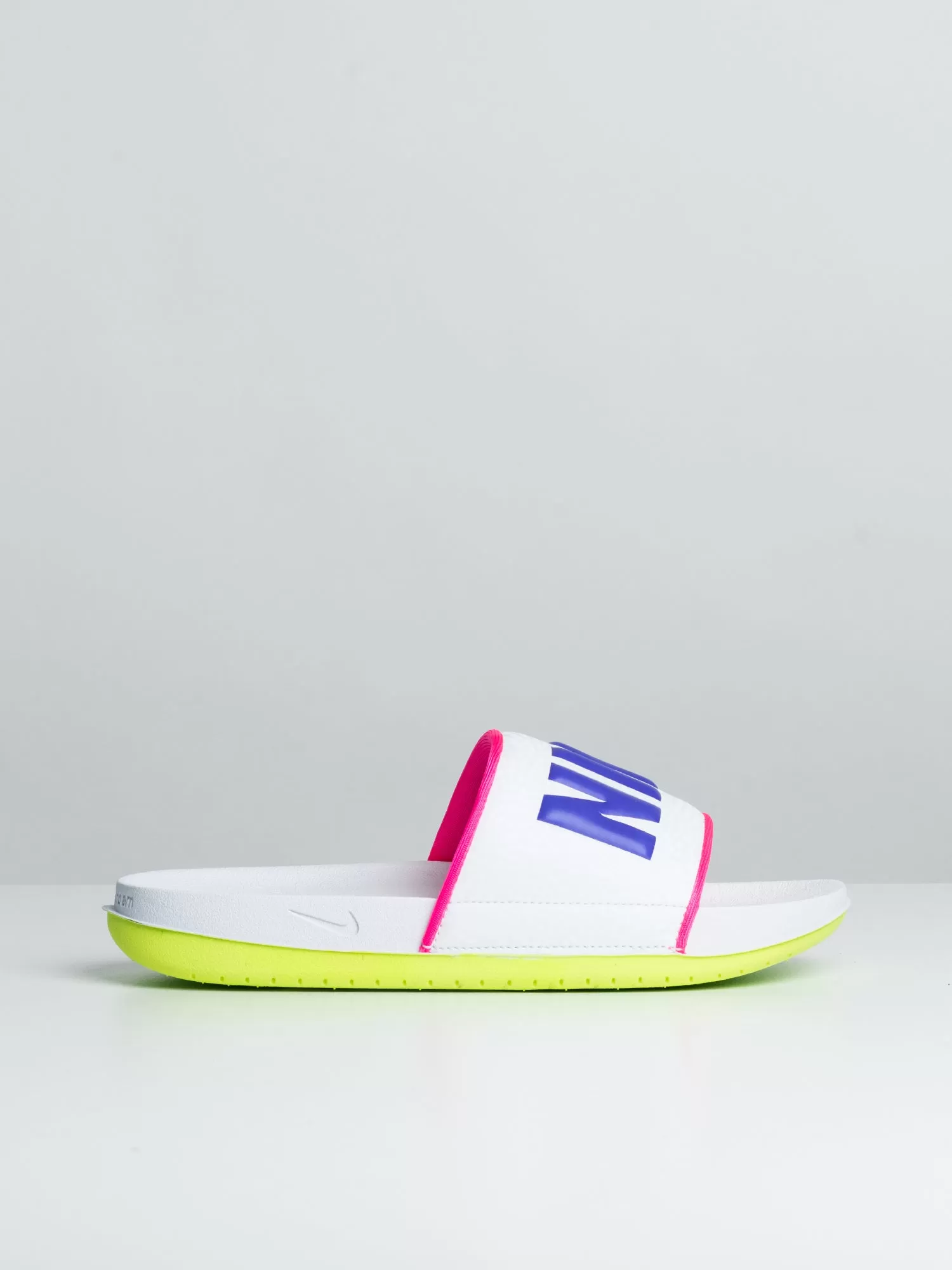 WOMENS NIKE OFFCOURT SLIDE - CLEARANCE